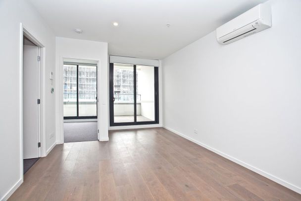 The epitome of contemporary living! - Photo 1