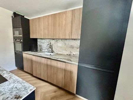 NICE OUEST - MAISON 3 PIECES MEUBLE- PARKINGS - Photo 3