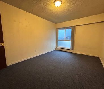 Large one bedroom apartment unit on East Broadway near Fraser st & VCC - Photo 1