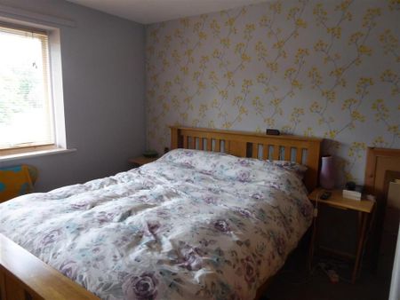 2 bedroom terraced house to rent - Photo 2