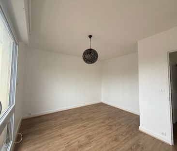 Location Appartement 3 pièces 74m² - Photo 2