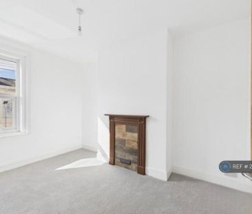 4 bedroom terraced house to rent - Photo 2