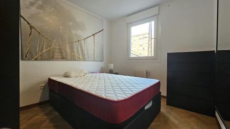 Calle de Nuestra Señora del Villar, Madrid, Community of Madrid 28017 - Foto 2