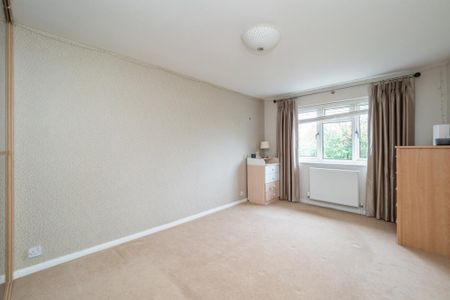 4 bedroom detached house to rent - Photo 2