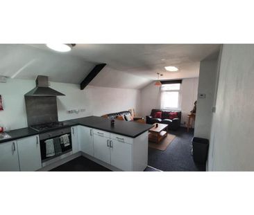 3 bedroom flat to rent - Photo 3