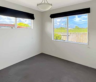 HIGHBURY- 3 BEDROOMS - Photo 3