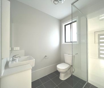 Charming 2-Bedroom House in Wadalba - Photo 4