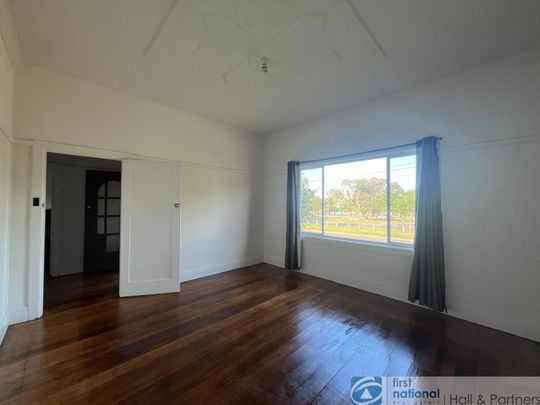 Prime Location! - Photo 1