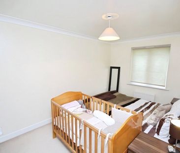 London Road, Guildford, GU1 1FY - Photo 3