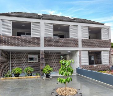 Spacious, Well-Maintained Boutique Studio Apartment in Prime Location - Photo 6