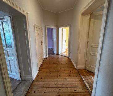 Charmante 3,5-Zimmer-Altbauwohnung mit Balkon in bester Lage - Foto 1