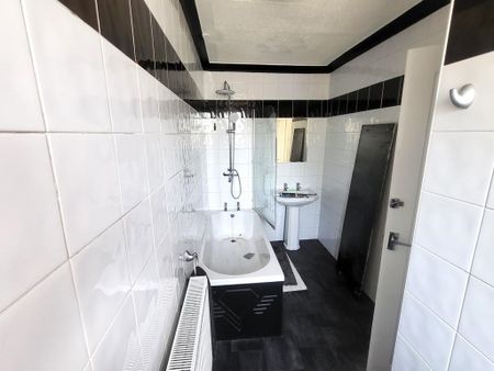 2 bedroom semi-detached bungalow to rent - Photo 4