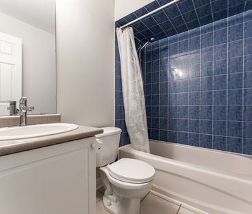 For Lease - 2529 Longridge Crescent, Oakville, Ontario - Photo 5