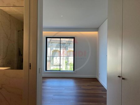 4 room luxury Flat for rent in Marginal, Porto, Distrito do Porto - Photo 4