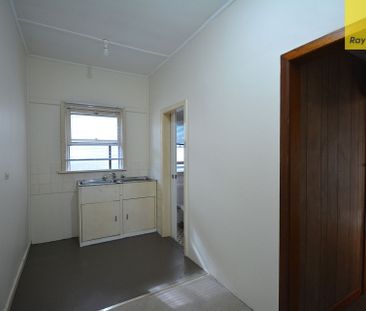 Comfortable Family Home - Photo 4