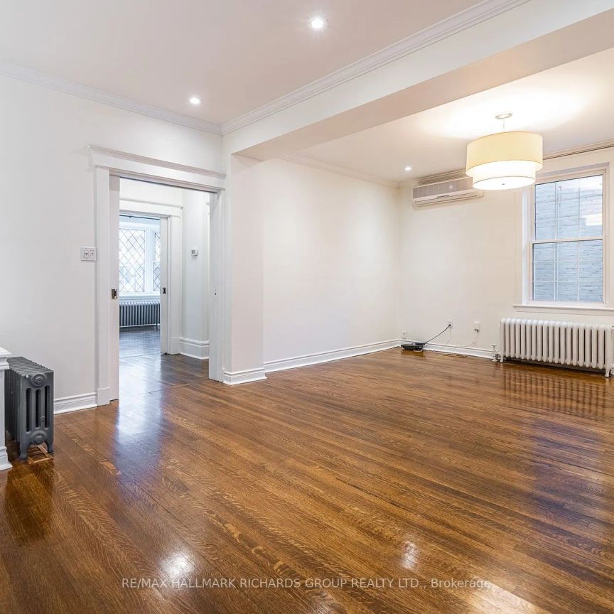 Detached Home For Lease | E9036091 - Photo 1