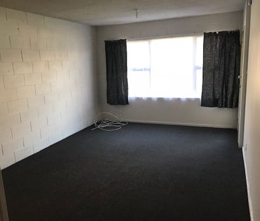 This is an upstairs, spacious, two bedroom flat in a block of six a... - Photo 3
