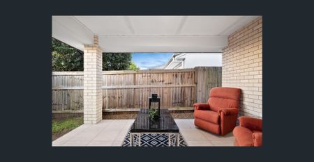 4 BEDROOM FAMILY HOME - Photo 4