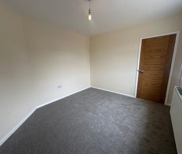 4 bedroom semi-detached house to rent - Photo 1