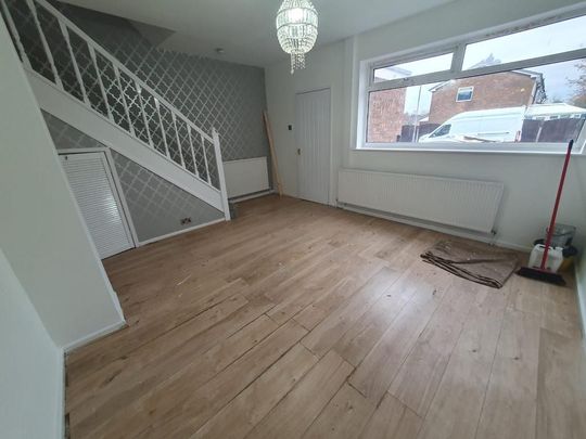 3 bedroom semi-detached house to rent - Photo 1