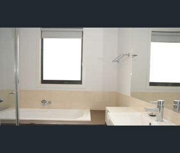 Room 4/11 Franklin Court, Frankston, Vic 3199 - Photo 6