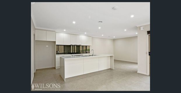 Quality Townhouse in Quiet Court Location - Photo 1