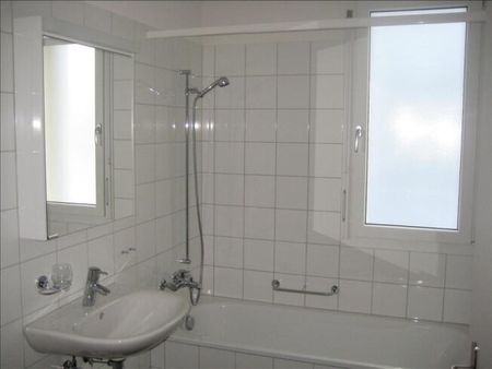 Modern, spacious and close to the city - Photo 5