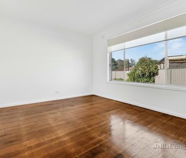 2/8a Danin Street, Pascoe Vale - Photo 1