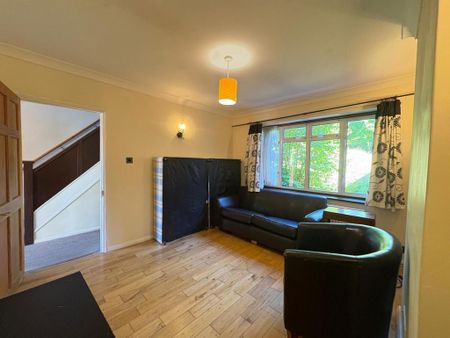 4 bedroom detached house to rent - Photo 2