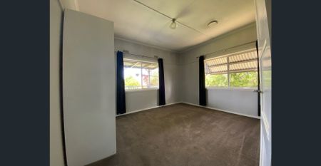 Charming Family Home for Rent in Gormans Hill! - Photo 5