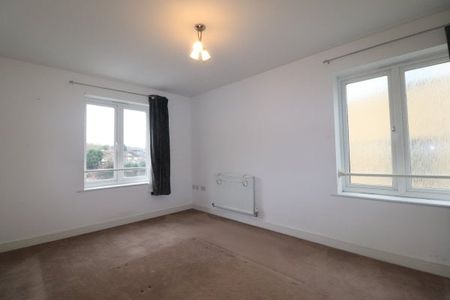 Brunel House - St James Road, Property for rent - Photo 2