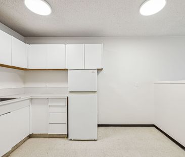 510 58 Avenue Southwest, Calgary - Photo 1