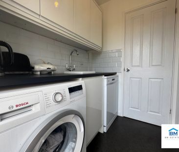 4 Bedroom Detached - Photo 5