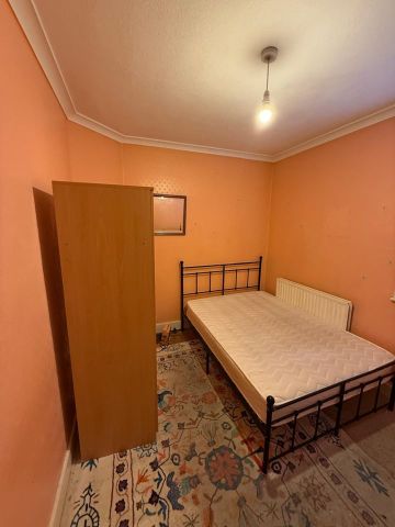 Room in a Shared House, Sydenham Road, CR0 - Photo 3