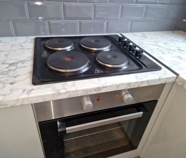 3 Bed Terraced House, Moor Road, LS10 - Photo 5