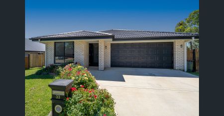 Modern Family Home With Spacious Bedrooms and Contemporary Finishes - Photo 2