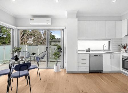 FRONT SPACIOUS TOWNHOUSE WALKING DISTANCE TO SOUTHLAND - Photo 5