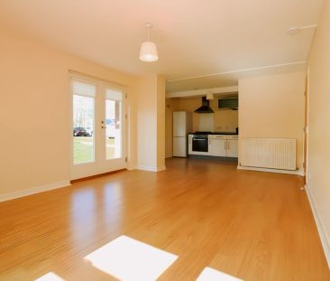 2Bedrooms, 1Bathrooms - Photo 2