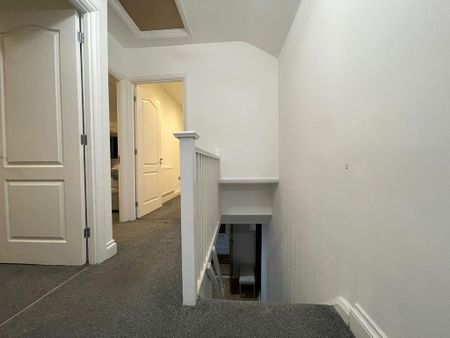 4 bedroom end of terrace house to rent - Photo 5