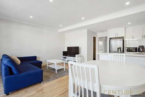Contemporary Ground Floor Apartment Situated in Brilliant Central Location - Photo 1