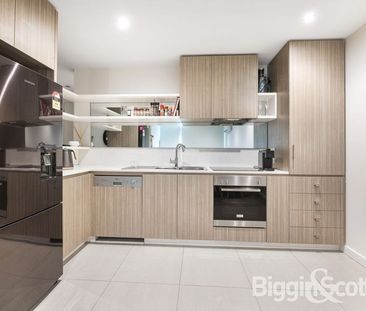 Style and Convenience - Photo 4