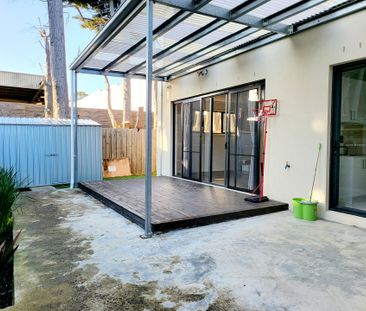 2/12 Keogh Street, Burwood - Photo 2