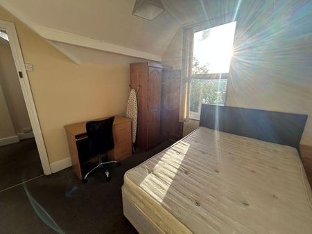 3 bedroom apartment to rent - Photo 3