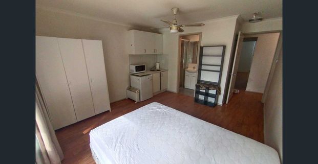 🔥 YOUR DREAM STUDIO IS HERE - FULLY FURNISHED & ALL BILLS INCLUDED! 🔥 - Photo 1