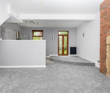 3 bedroom end of terrace house to rent - Photo 4