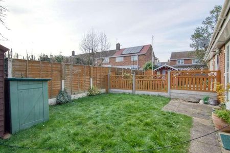 Monkwick Avenue, Colchester, CO2 - Photo 3