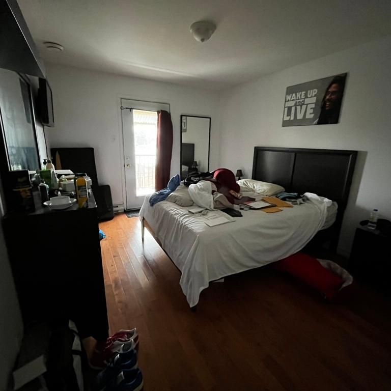 4 1/2 en haut triplex dispo mai - Photo 1