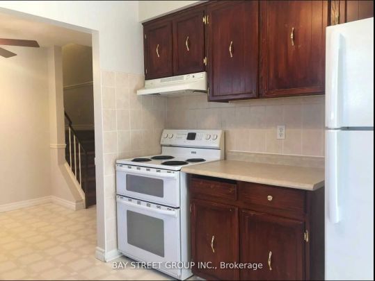 641 Eaglemount Crescent #Upper - Photo 1