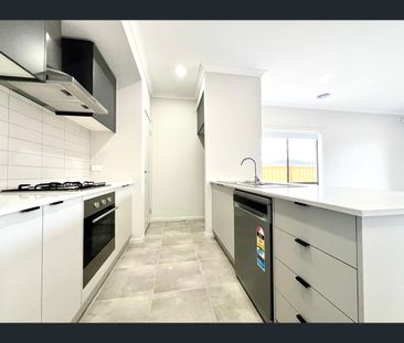 47 Pennings Road, Wyndham Vale, Vic 3024 - Photo 4