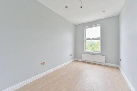 3 bedroom flat to rent - Photo 2